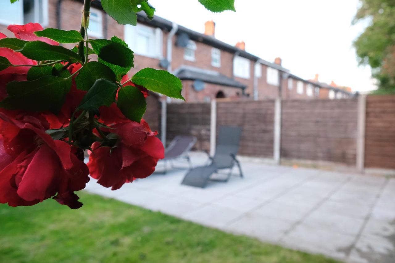 Bee Stays - Northway House Warrington  Exterior photo