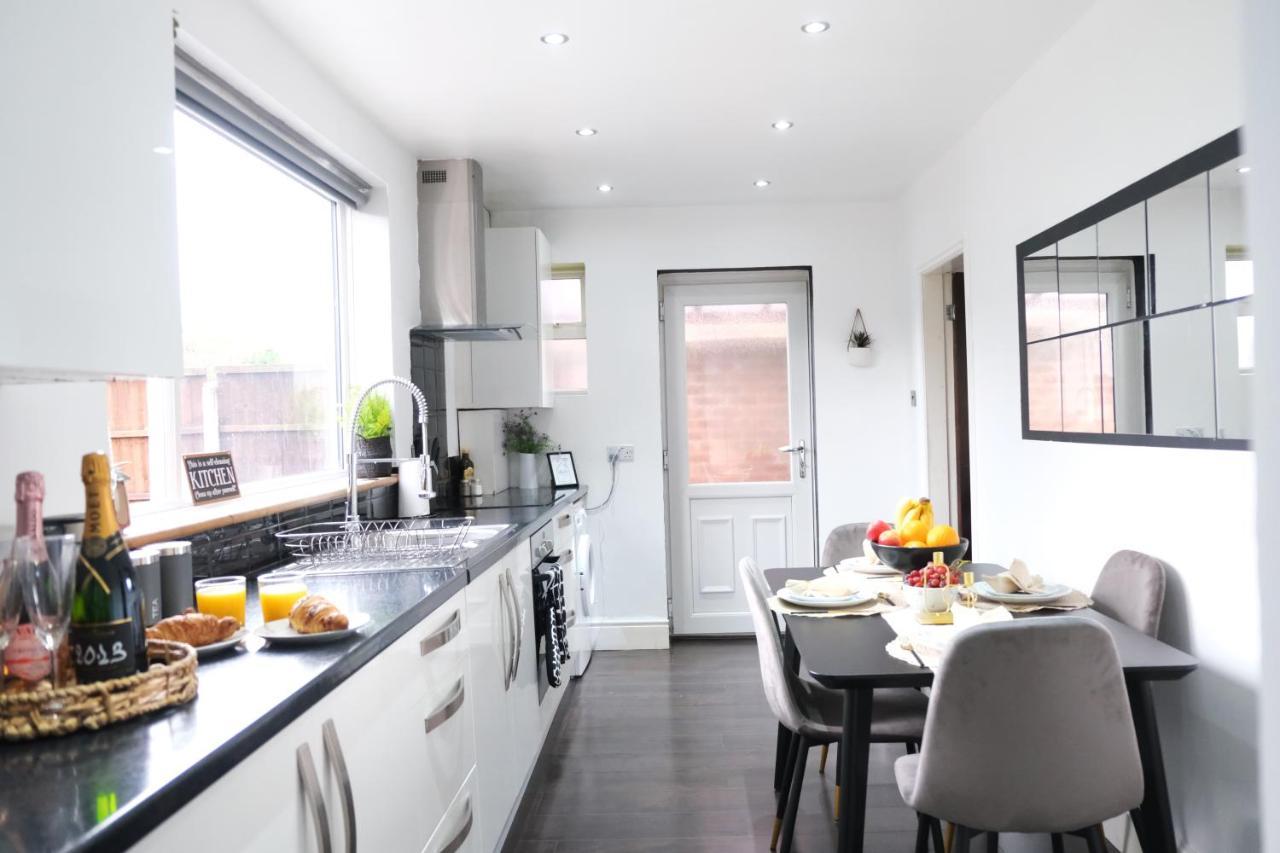 Bee Stays - Northway House Warrington  Exterior photo